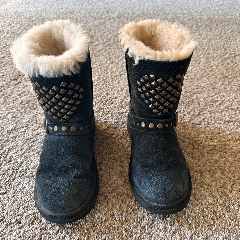 GUC child size 13 UGG boots